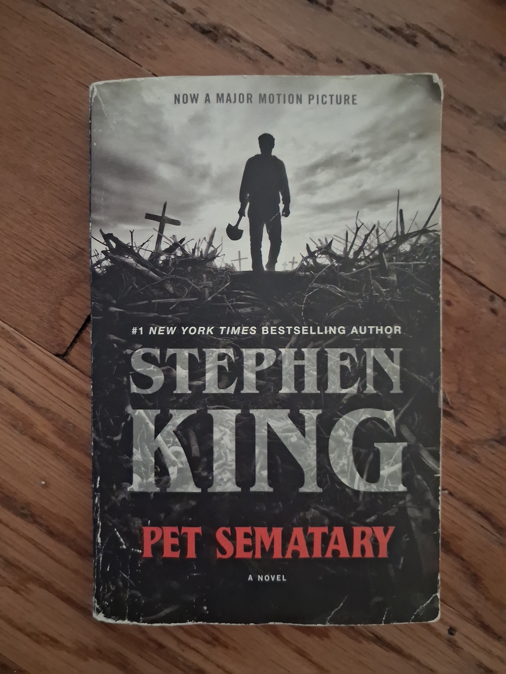 Stephen King Pet Sematary Paperback - Black & Red Cover